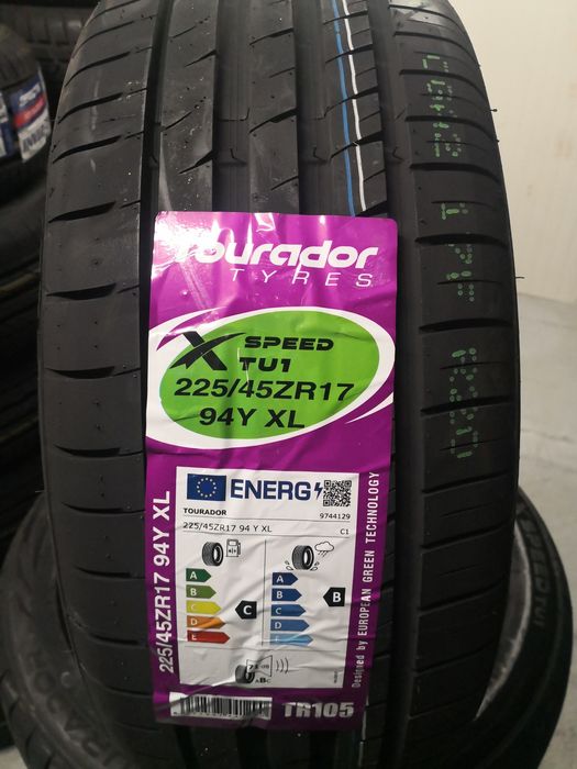 225 45 17 цола нови гуми dot 25