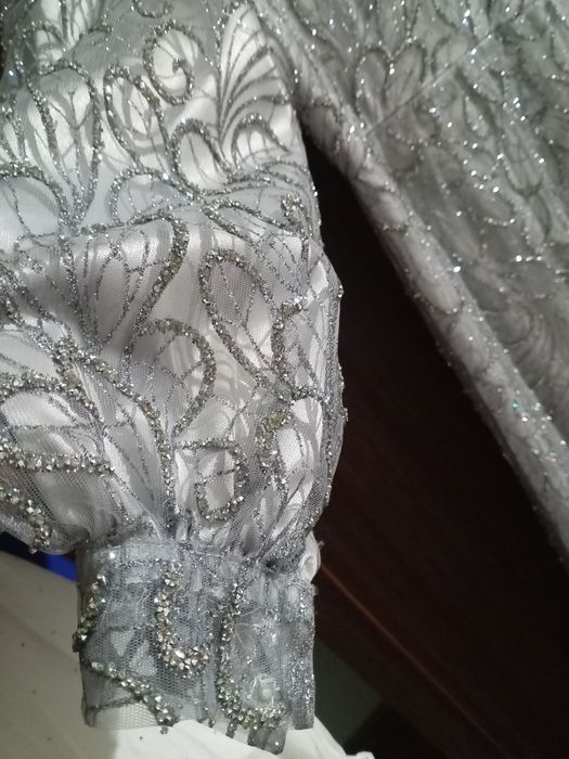 Vechirni uzun toshli koylak