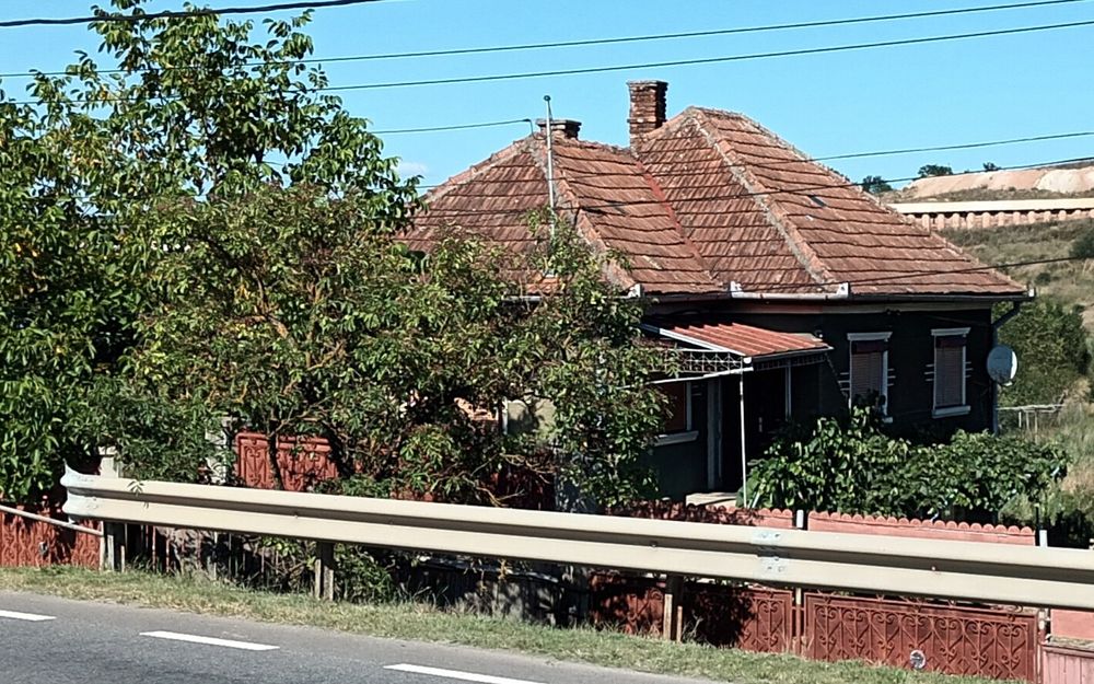 Schimb sau vand casa la tara cu apartament