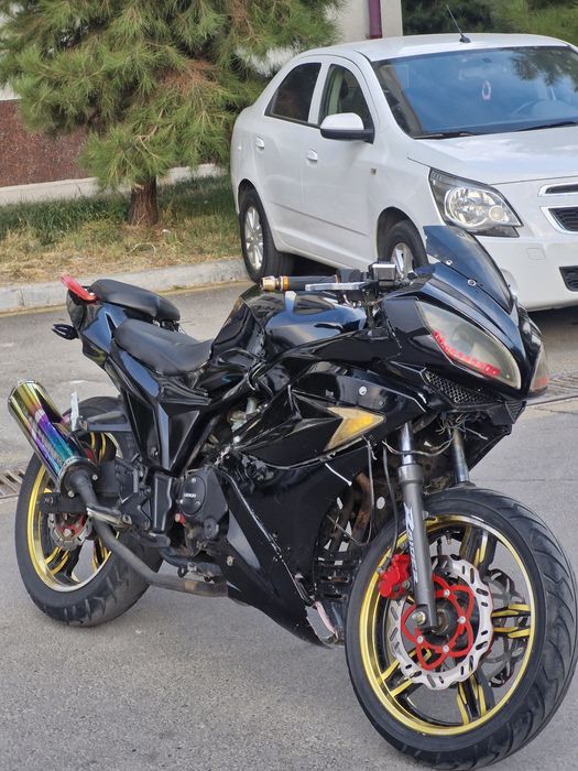 Moto sotiladi 250cc ( 1 300$ )