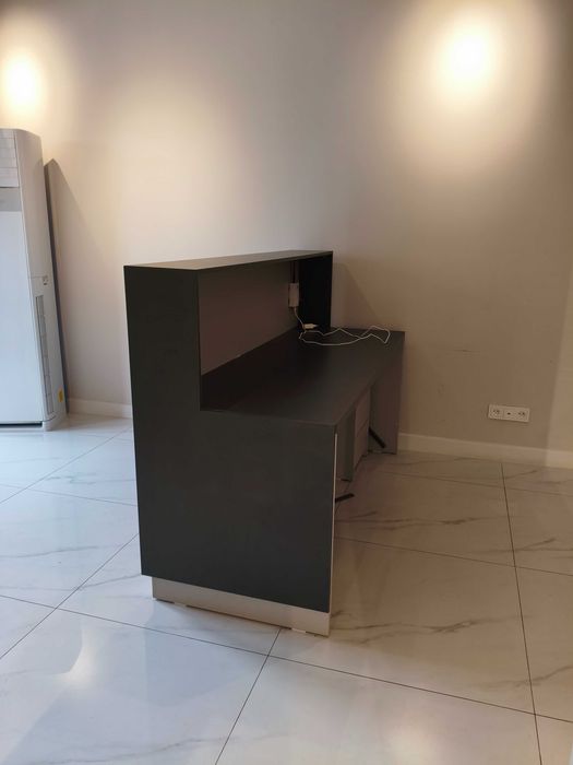 Стол для ресепшена с тумбочкой