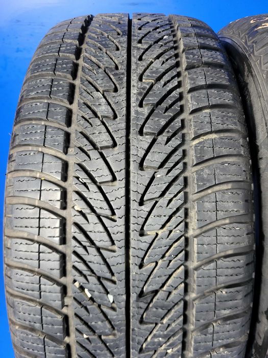 Vand 2 anvelope 225 40 18 m+s Goodyear Ultragrip 8 MO - foarte bune