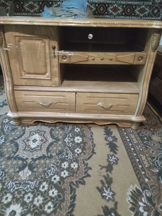 Тумбочка под телевизор.