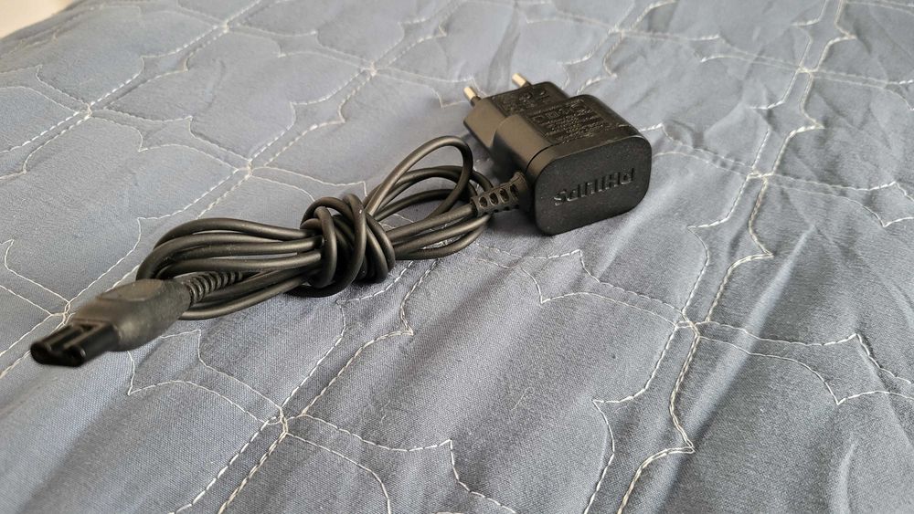 PHILIPS 8V-100mA Incarcator masina tuns