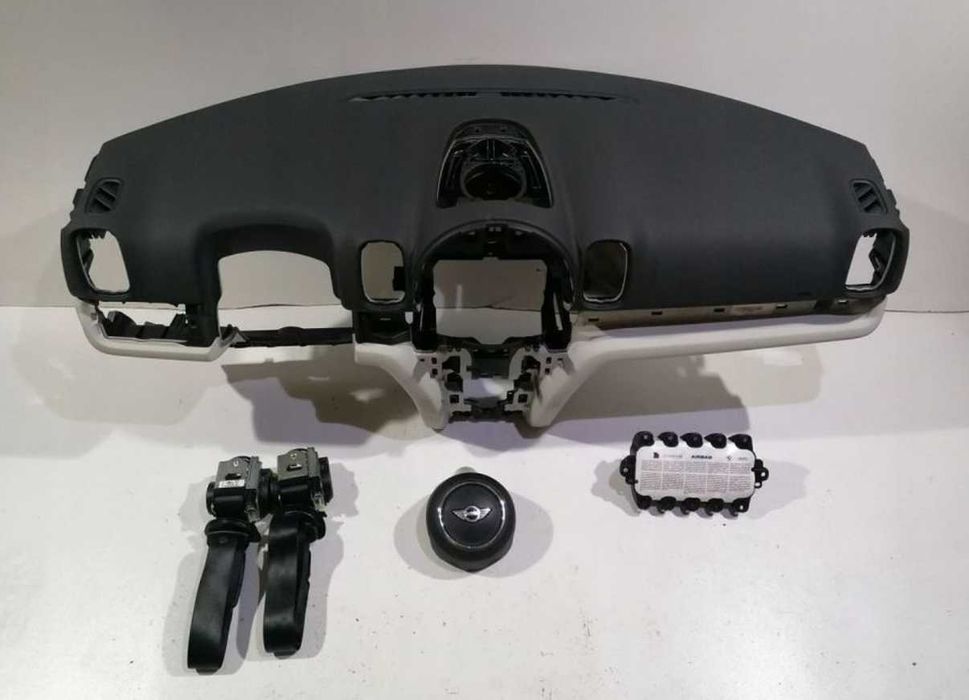 Арматурно табло, колани airbag Mini Coutryman F60