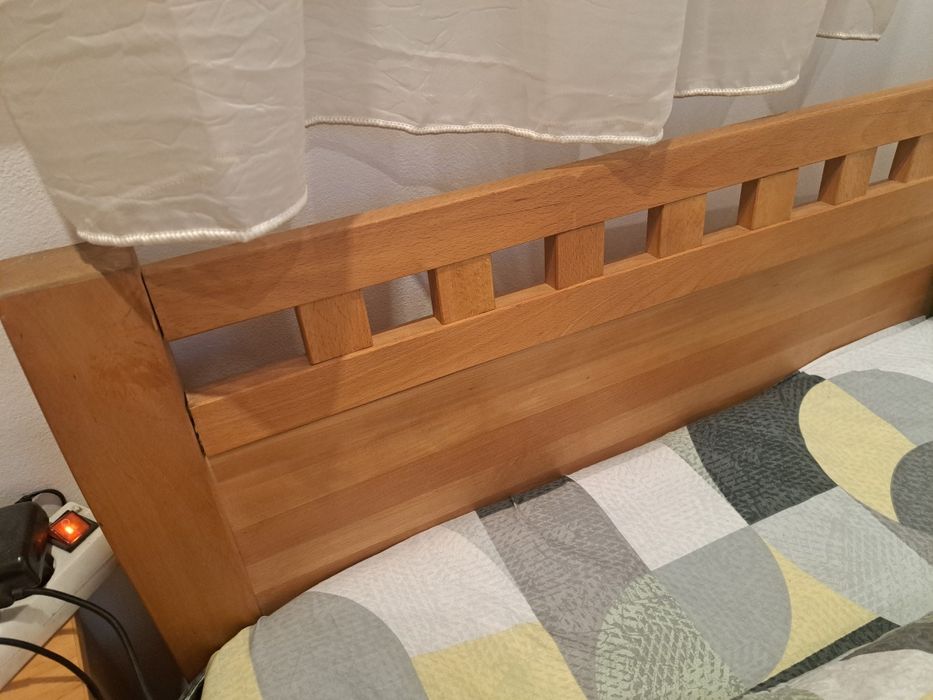 Спалня, Като нова, Масивно дърво, с Матрак 140*190