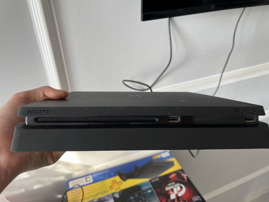 Продается ps4 slim 1tb