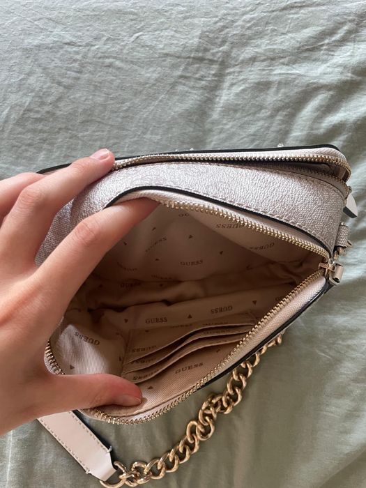 Geanta GUESS noua desigilata