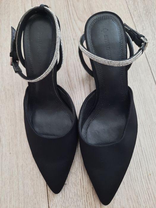 Pantofi stradivarius