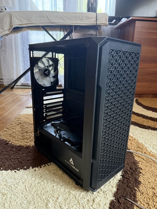 Carcasa + Sursa corsair 750w