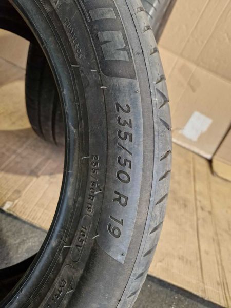 2 Michelin R19 235/50
летни гуми DOT2622