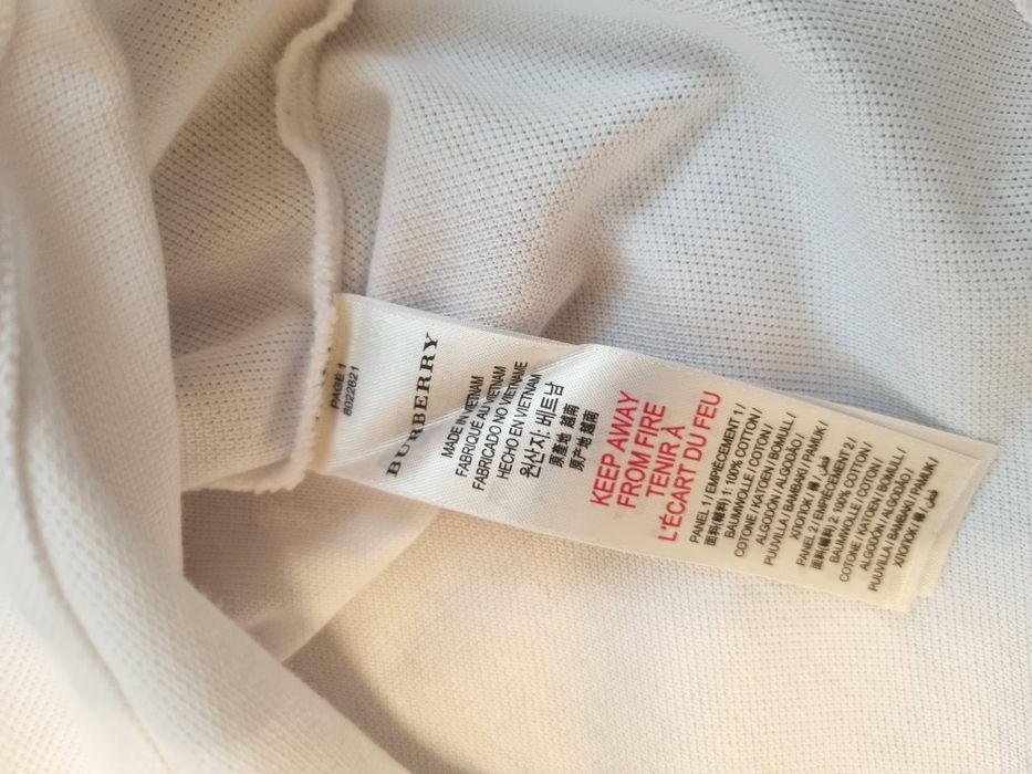 Tricou Burberry  original  mărime 12 ani  152 cm