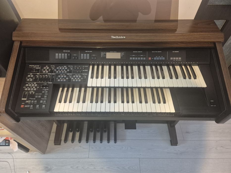 Pian Technics 2 randuri de clape