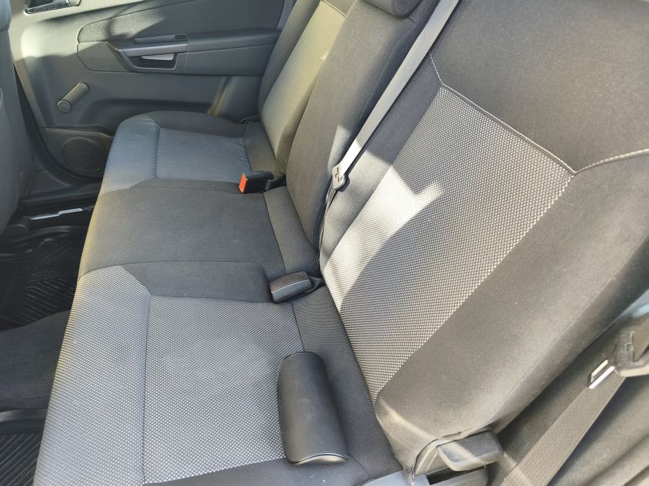 Opel zafira Опел Зафира 1.8 газ бензин.