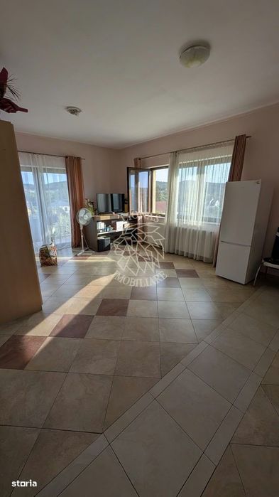 Apartament 46 mp-etaj 3-parcare-balcon-Zona Hotel Diana — fotografia 1