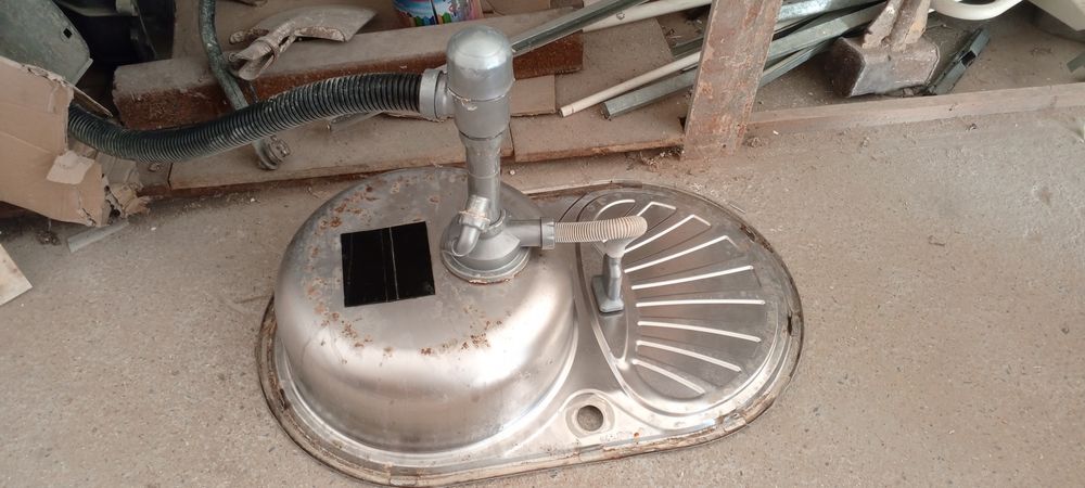 Мойка на кухню нержавейка.