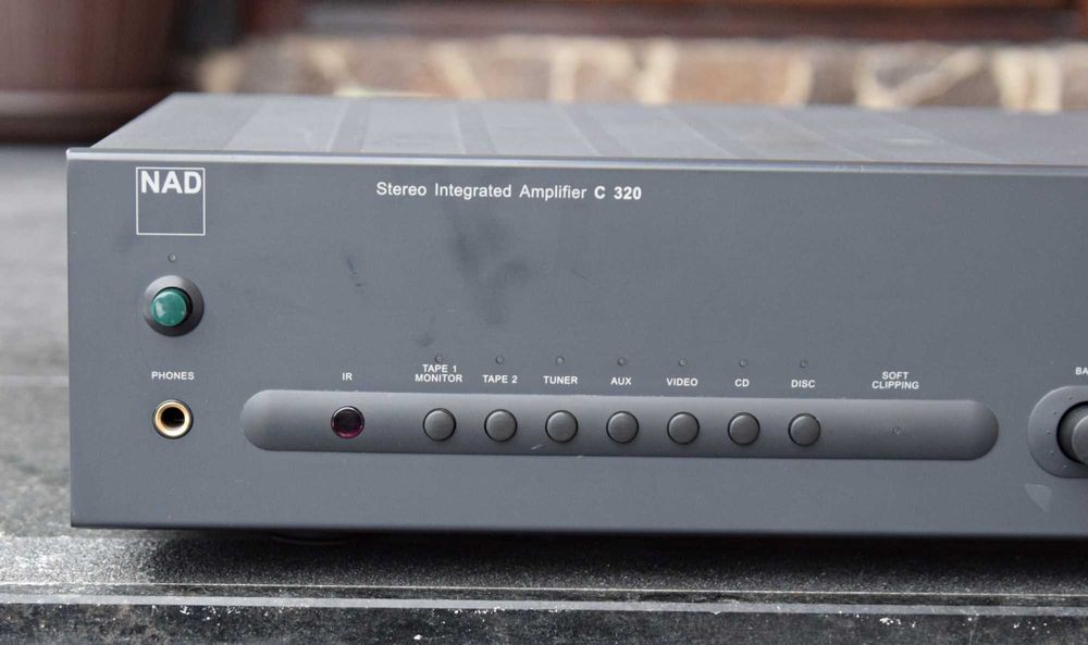Amplificator NAD C320