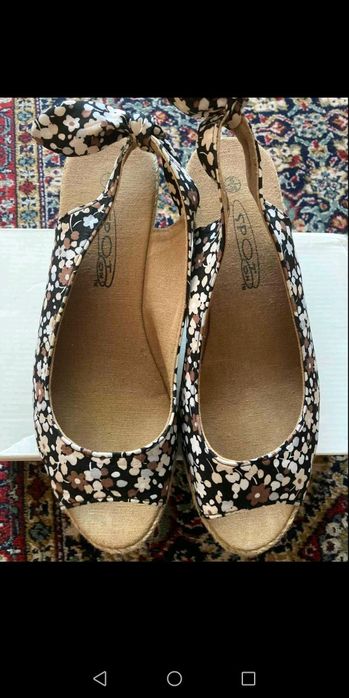 Хубави летни обувки на платформа-Еспадрили