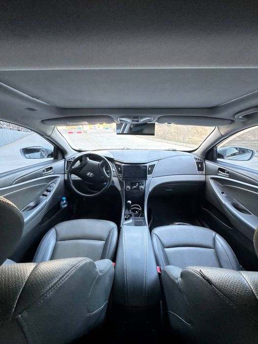 Srochna !!!Hyundai sonata juda yahshi xolatda 2010yil probeg80000