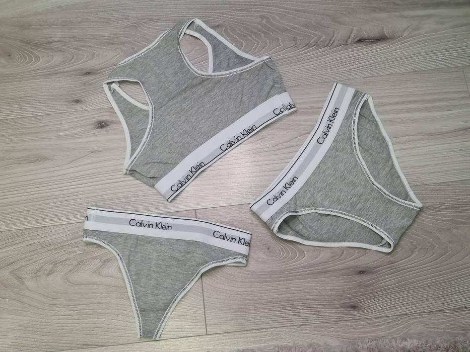 Bustiera Calvin Klein Craiova • OLX.ro