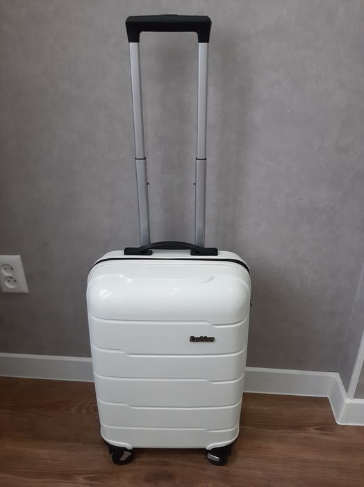 Чемодан непромокаемый.Размер "S".