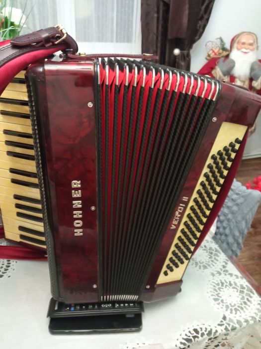 Acordeon 80 de bași in sita