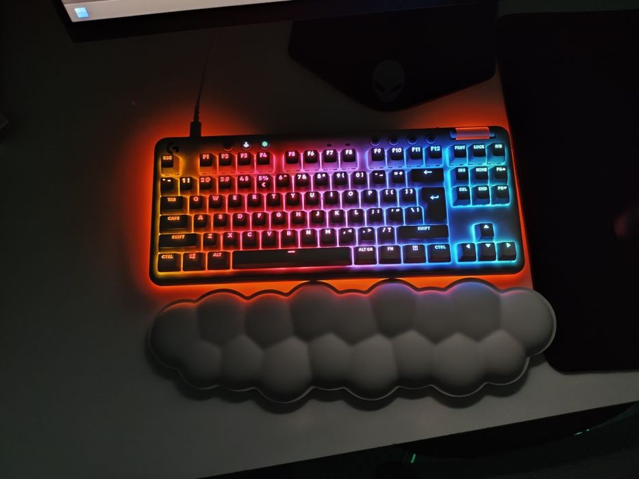 Logitech g715 wireless Tkl