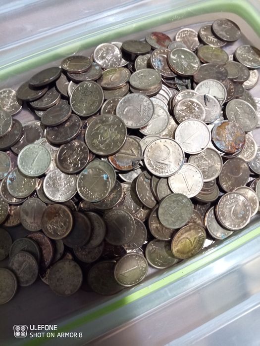 Продават се доста монети