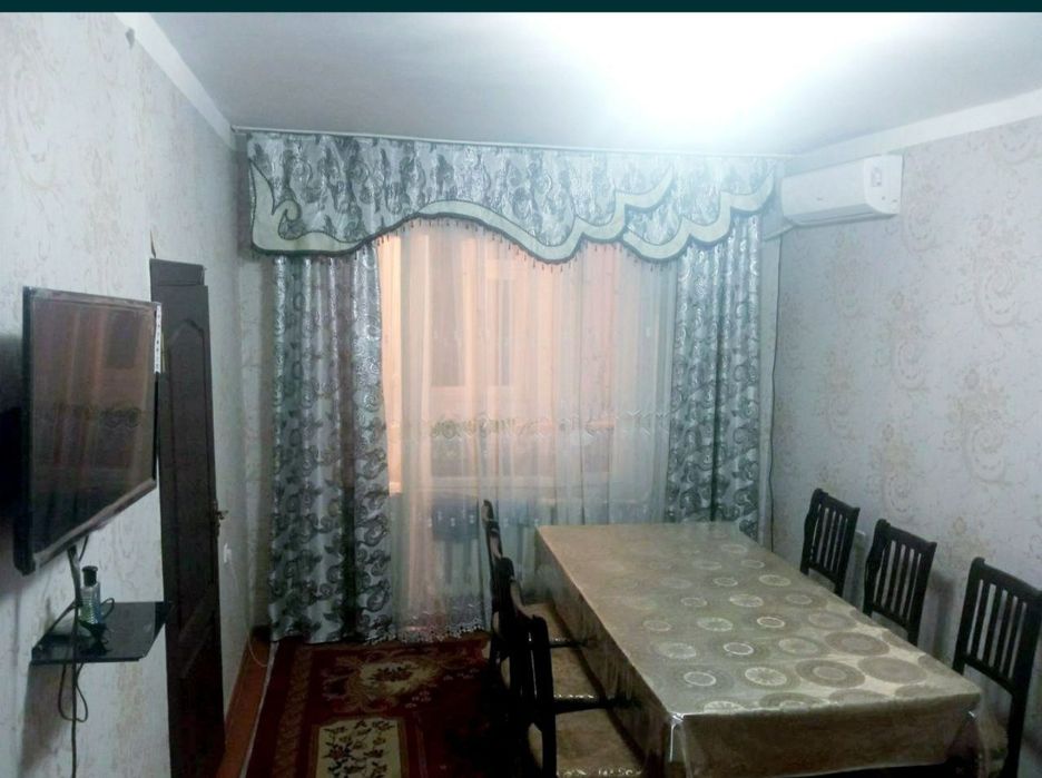 Аренда  коракамиш жомий чукурсой .хонали оилага берилади расмдаги уй х
