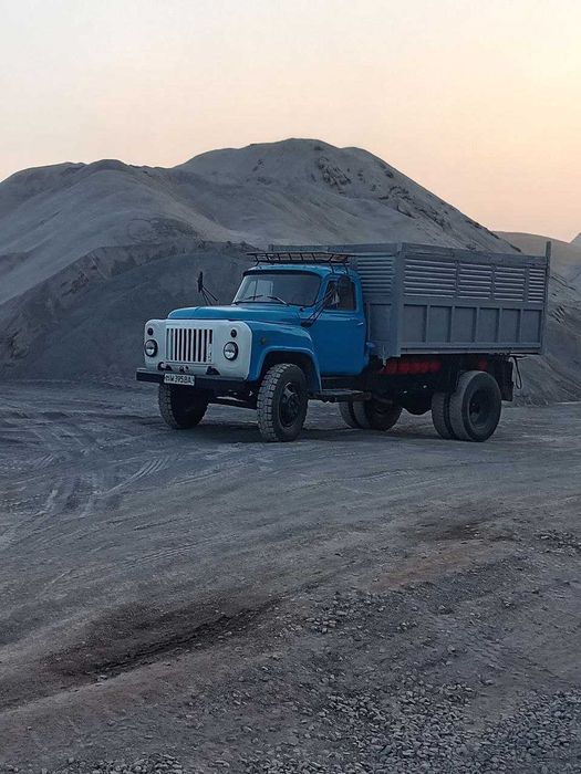 Gaz 53 xolati yaxshi. ishga tayyor. Balonlari 70%