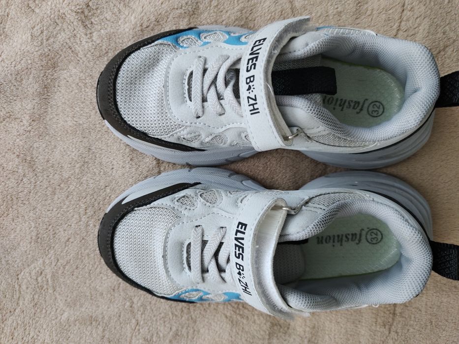 Продам кроссовки на мальчика