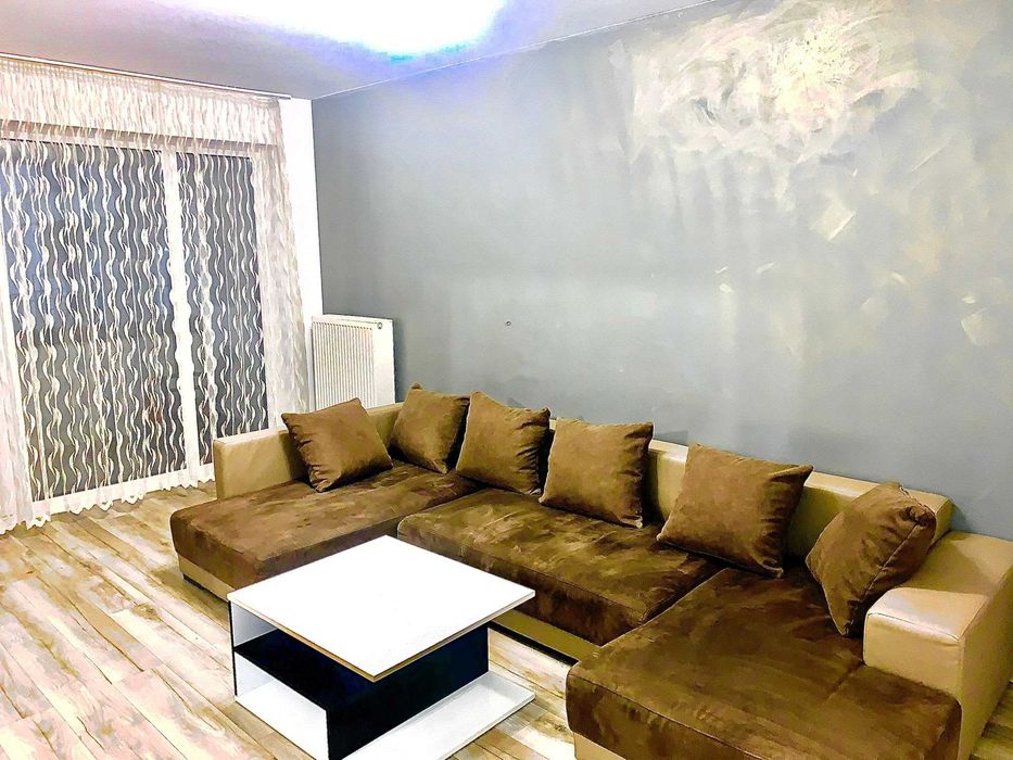 Apartament regim hotelier coresi 200lei pe noapte