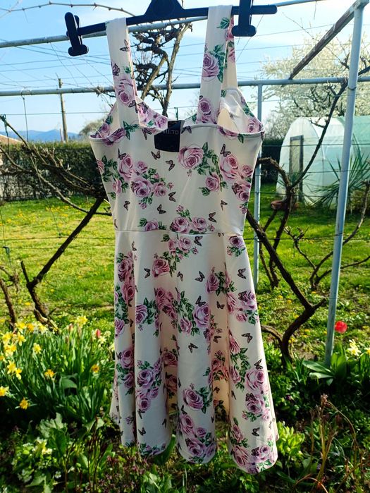 Дамски еластични рокли