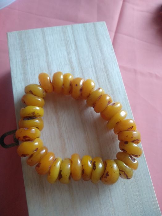 Браслет из янтаря