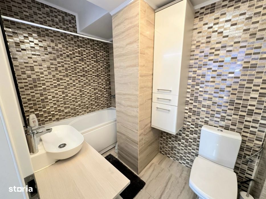 Apartament 3 camere 75 mp, 2 băi, parcare inclusă