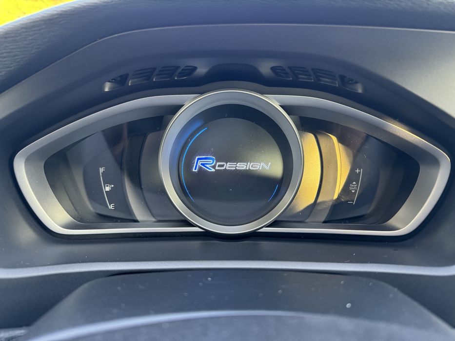 Volvo v40 /// R-Design /// EURO 6 ///2.0 diesel /// 120CP