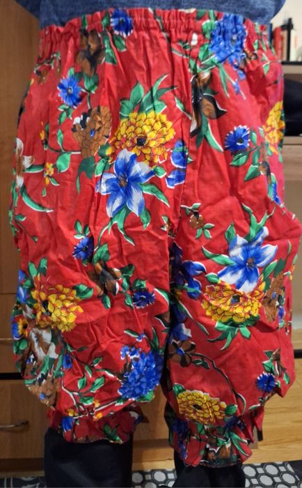 Продам костюмы для праздника