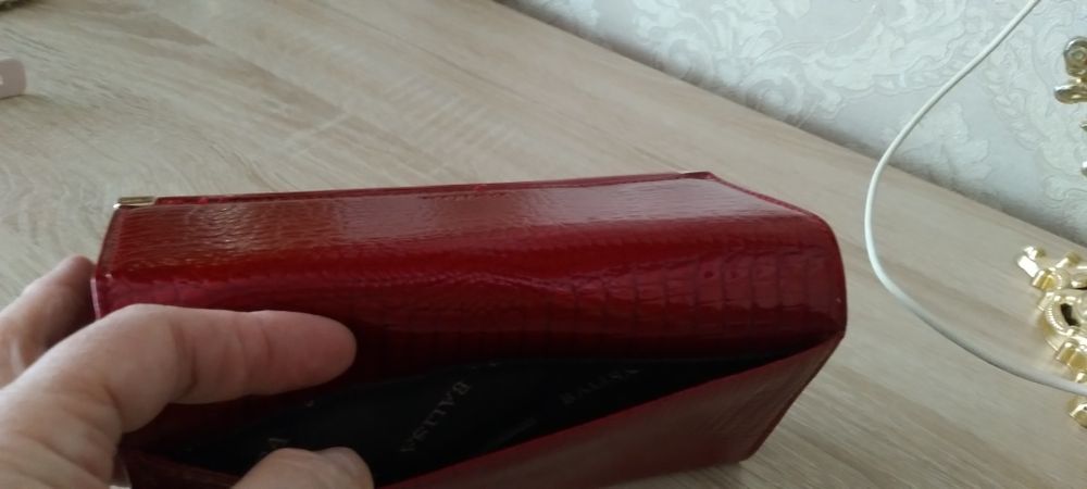 Продаётся женский кошелёк