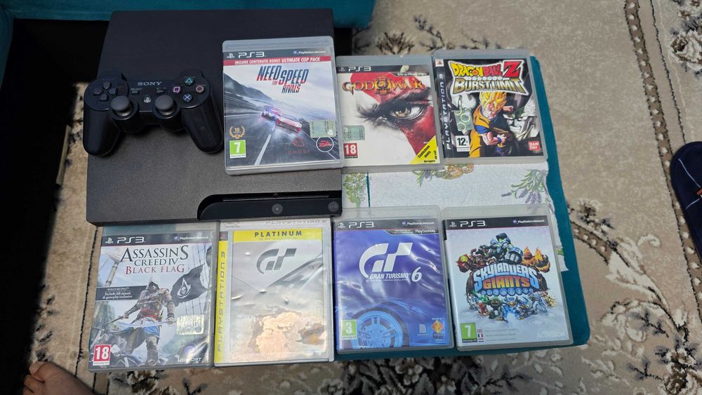 Vand Playstation 3 Slim + Jocuri