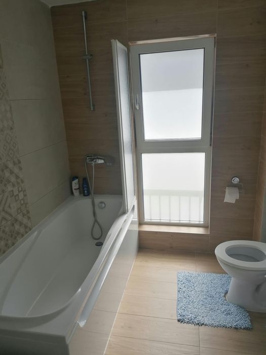Inchiriez apartament