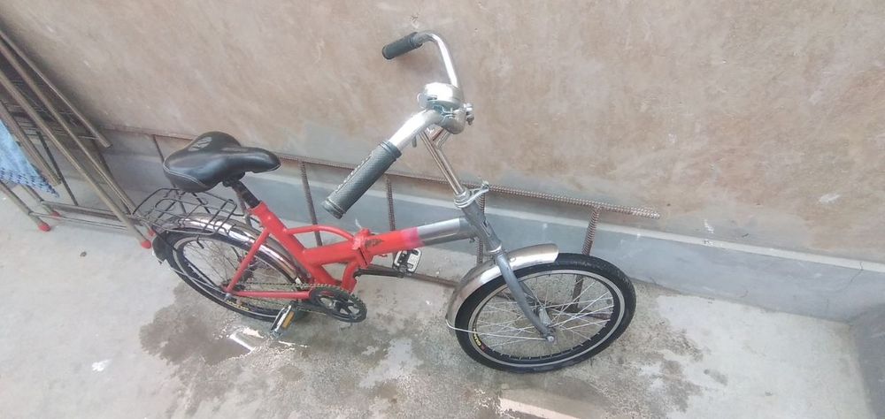 Velosapet  sotiladi 20