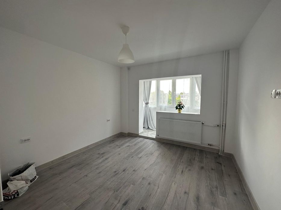 Proprietar,vând apartament 2 camere. Militari.