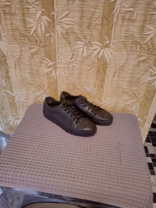 Продам мужскую обувь