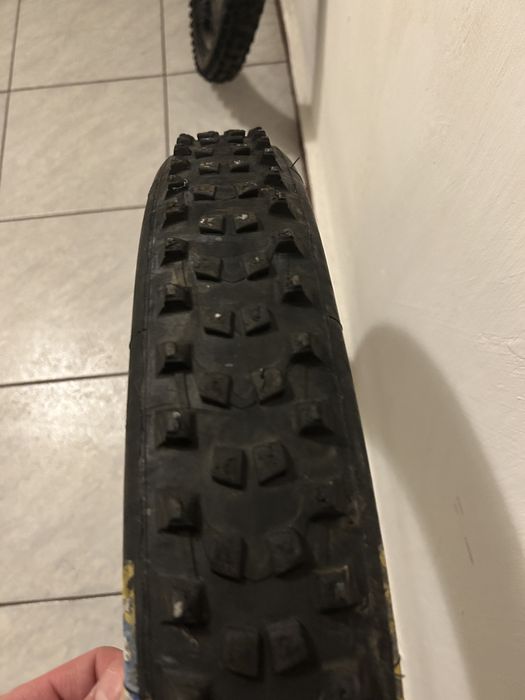 Janta dt swiss E1700 pe 27,5 - cu 2 cauciucuri michelin