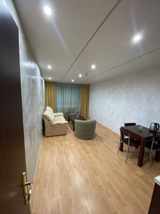 Продавам луксозен апартамент