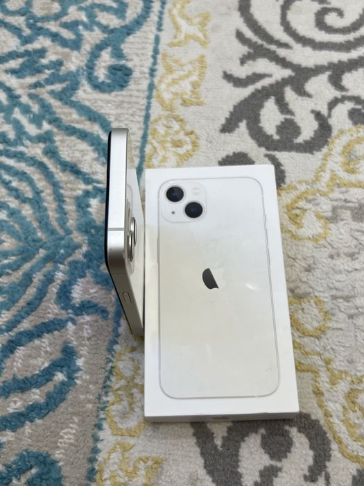 Продам IPhone 13