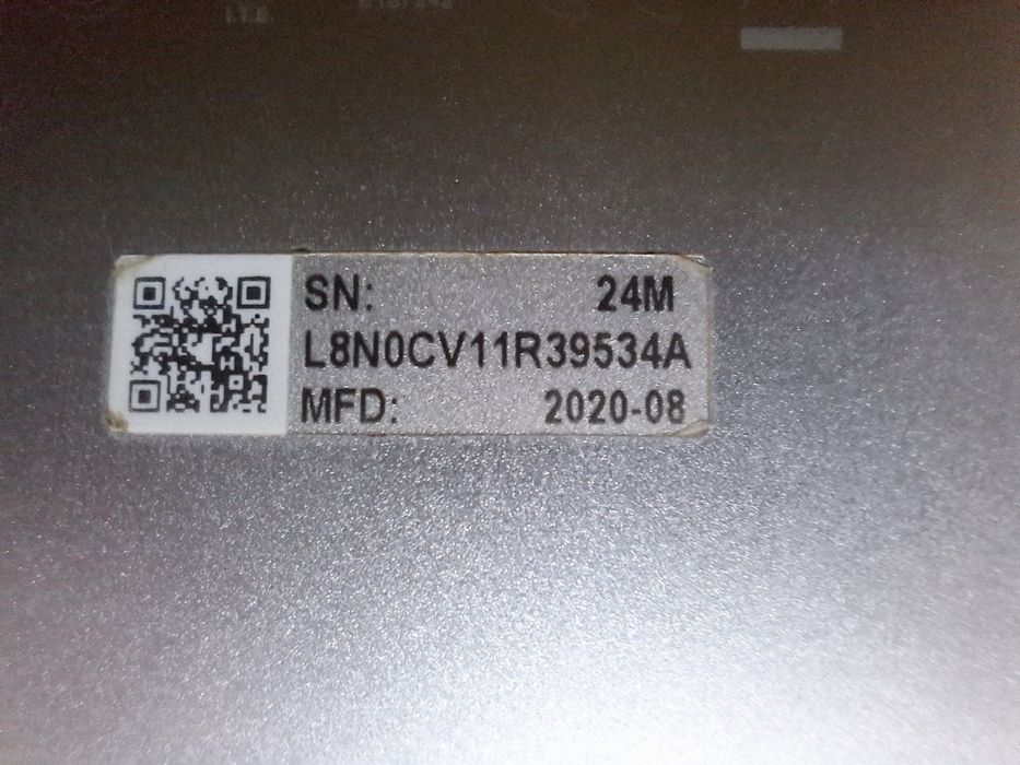 Vand Laptop Asus ZenBook 14 cu Windows si Office