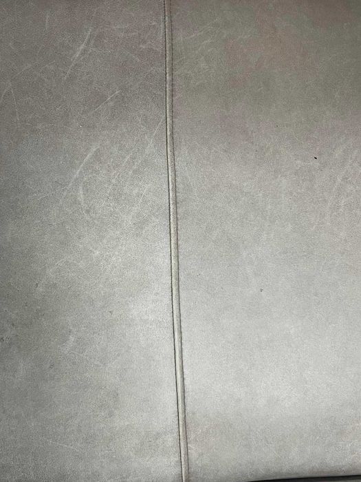 Бежов кожен ъглов диван и табуретка тип Честърфилд