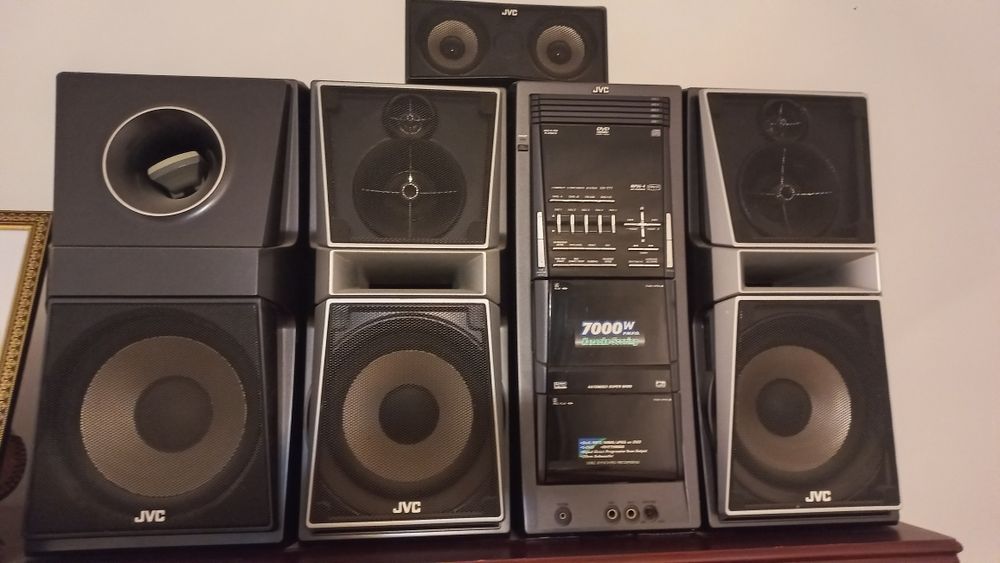 Музыкальный центр