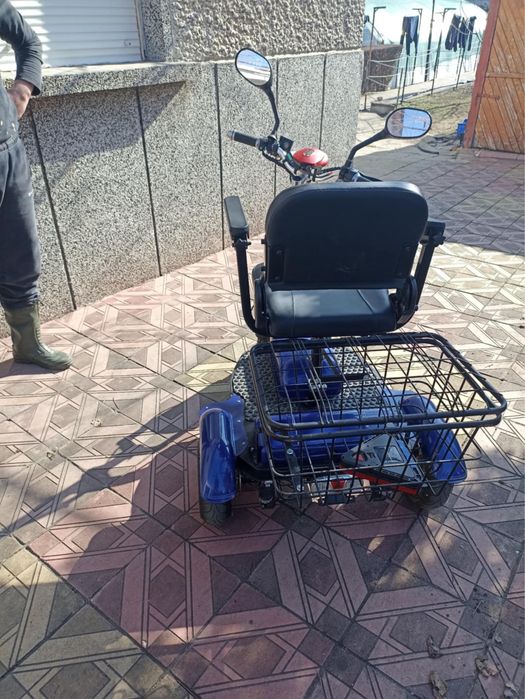 Електрическа триколка за трудноподвижни хора